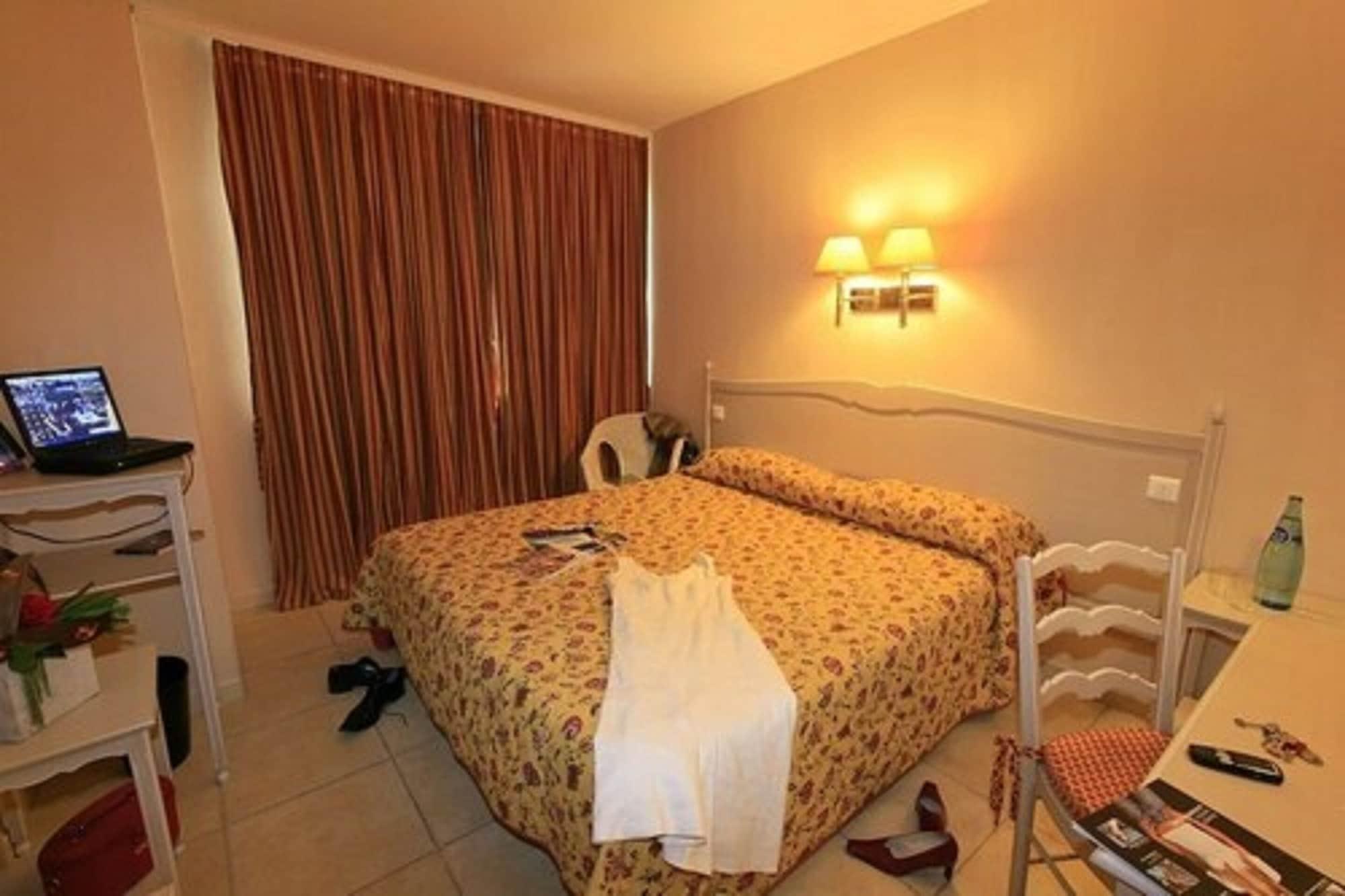 Hotel Logis Nimotel Cosy Nîmes